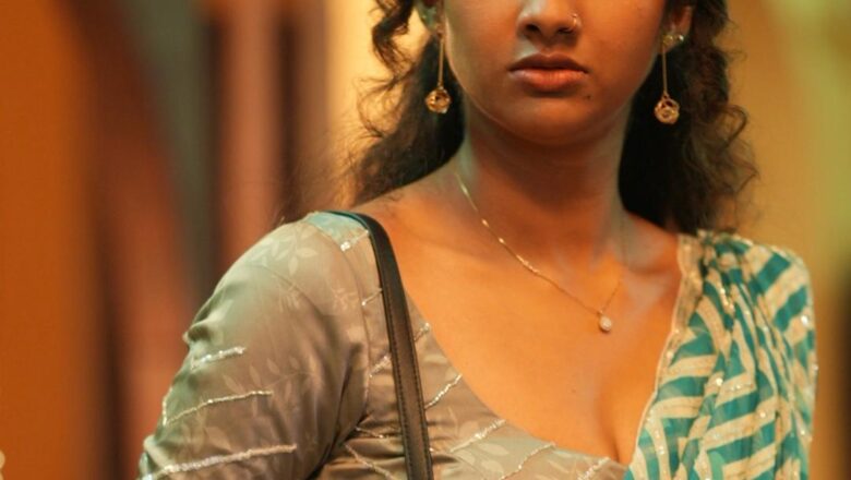 இயக்குநர் ராம் கோபால் வர்மாவின் ‘சாரி’ திரைப்படத்தின் டிரெய்லர் முத்திரை பதிக்கிறது!