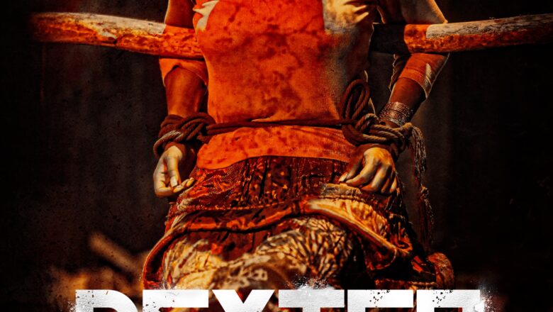 வீடு திரும்பும் போது ஒருவர் நட்பு ரீதியாக கேளிக்கு ஆளாக்கப்படுகிறார் பிறகு இவர்கள் பிரிந்து பெரியவர்கள் ஆகிறார்கள்