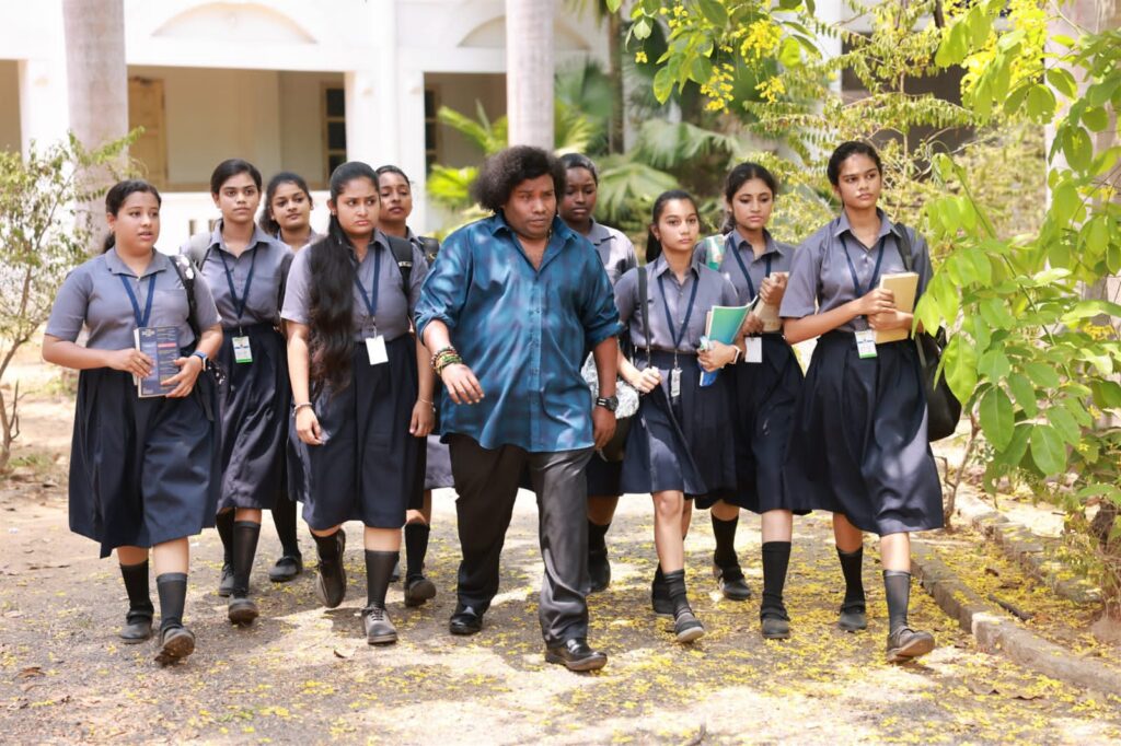 யோகி பாபு அப்படி செய்யும் நடிகர் இல்லை “
